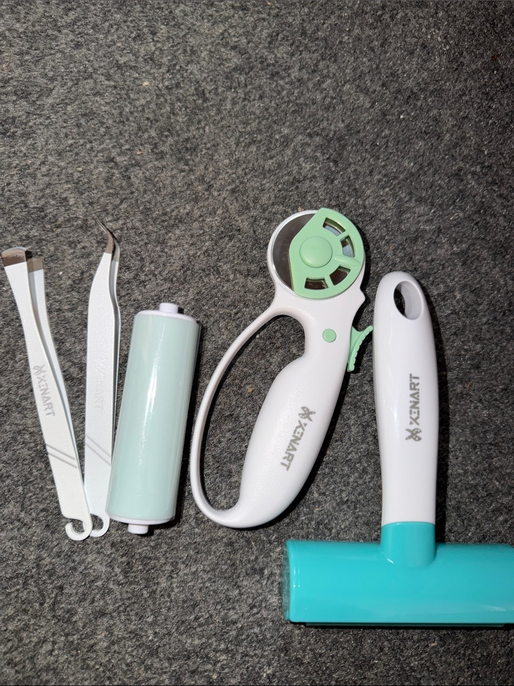 BARELY USED - amazon brand tool set for cricut machine (5 items)
